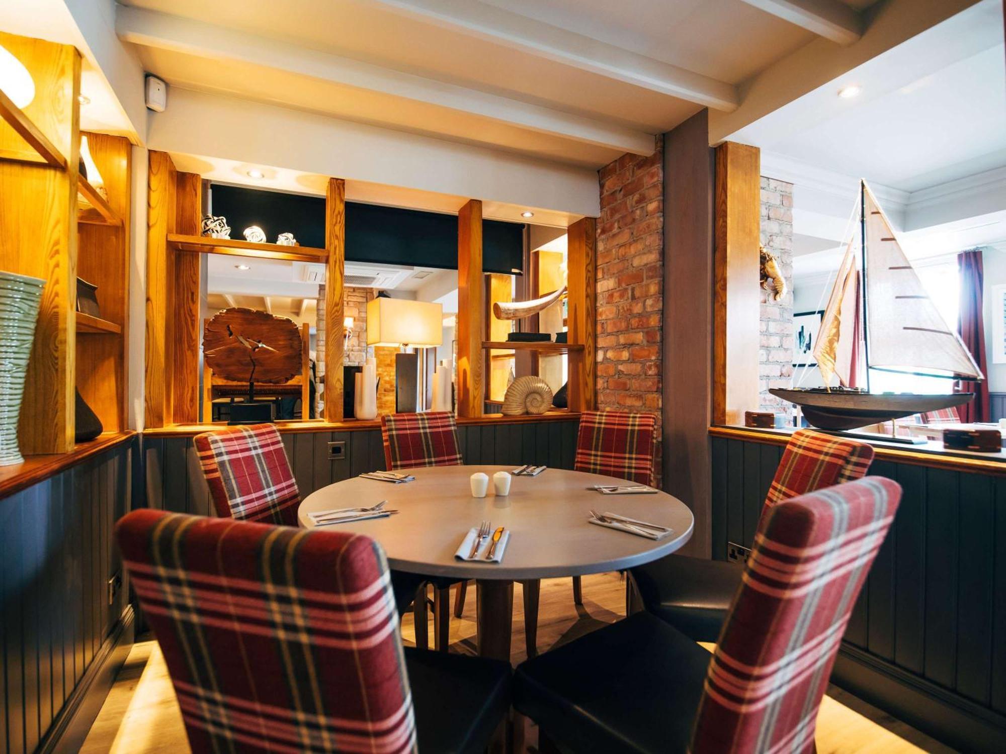 Ibis Coleraine Riverside Exterior foto